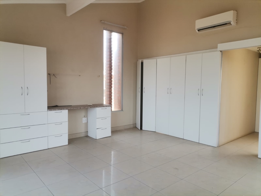 To Let 4 Bedroom Property for Rent in Durban North KwaZulu-Natal