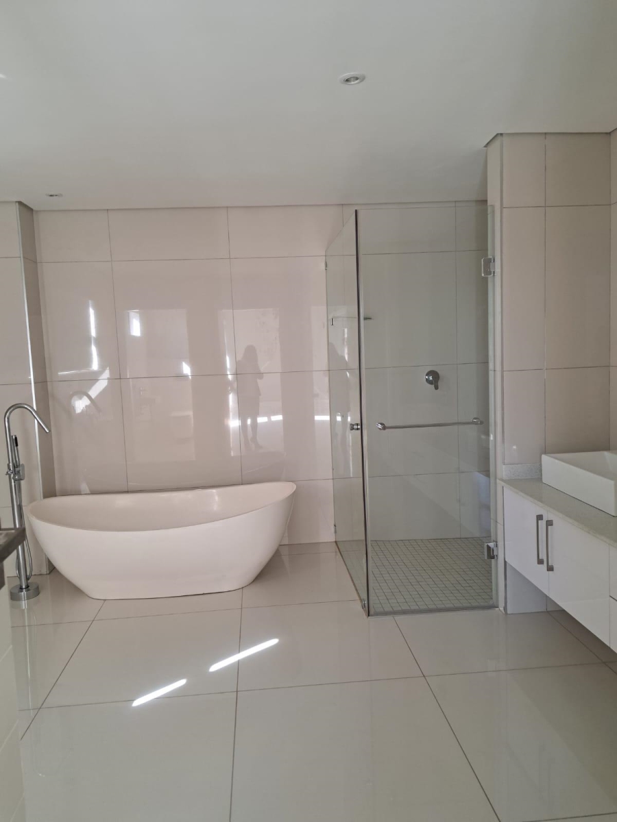 To Let 5 Bedroom Property for Rent in Izinga KwaZulu-Natal