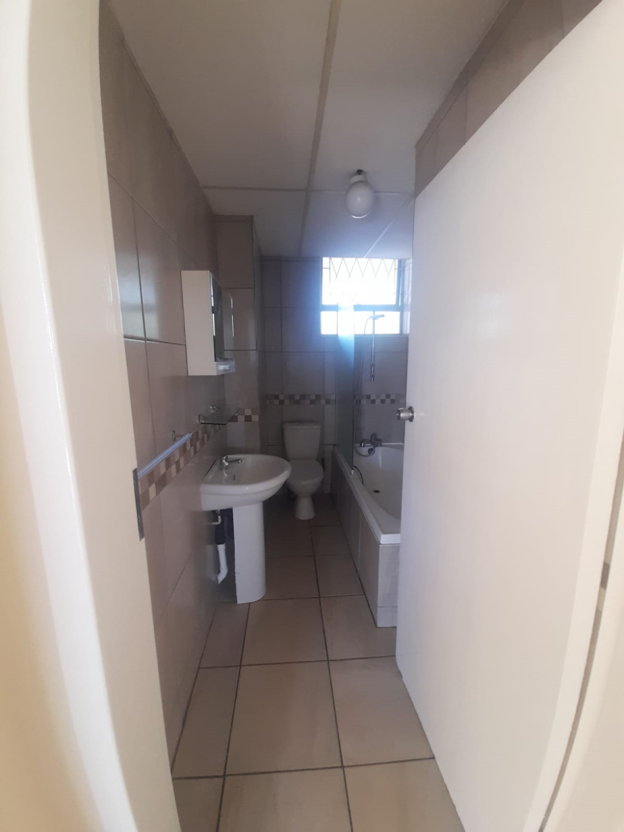 To Let 2 Bedroom Property for Rent in Scottsville KwaZulu-Natal