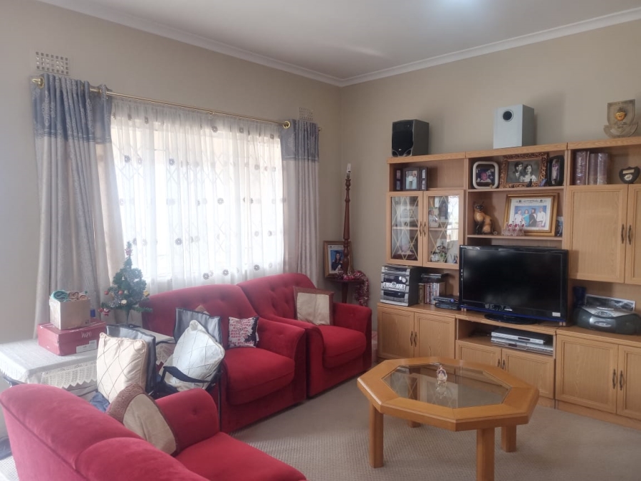 4 Bedroom Property for Sale in Trenance Park KwaZulu-Natal