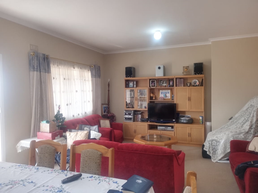 4 Bedroom Property for Sale in Trenance Park KwaZulu-Natal