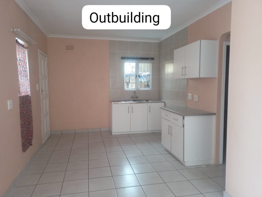 4 Bedroom Property for Sale in Trenance Park KwaZulu-Natal