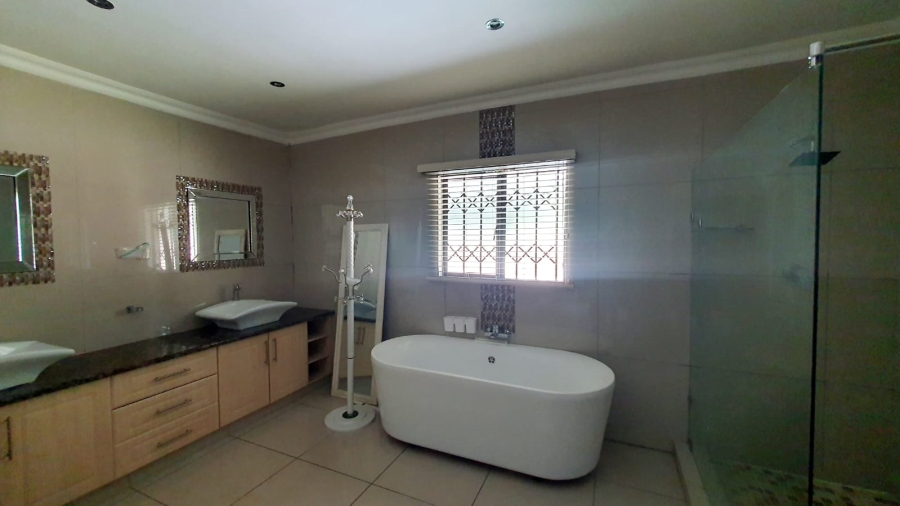 4 Bedroom Property for Sale in Veld En Vlei KwaZulu-Natal