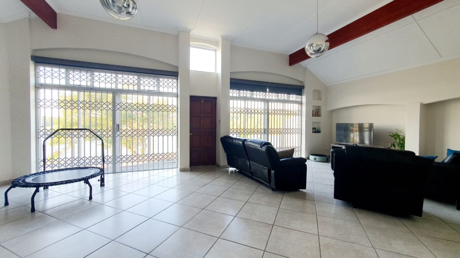 4 Bedroom Property for Sale in Meer En See KwaZulu-Natal