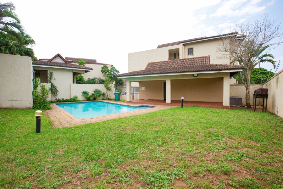 To Let 2 Bedroom Property for Rent in Illovo Beach KwaZulu-Natal