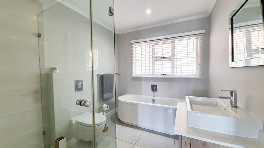 4 Bedroom Property for Sale in Ballito Central KwaZulu-Natal