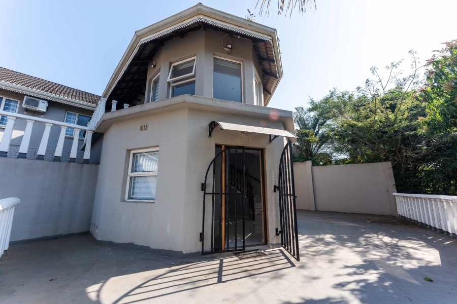 4 Bedroom Property for Sale in La Mercy KwaZulu-Natal