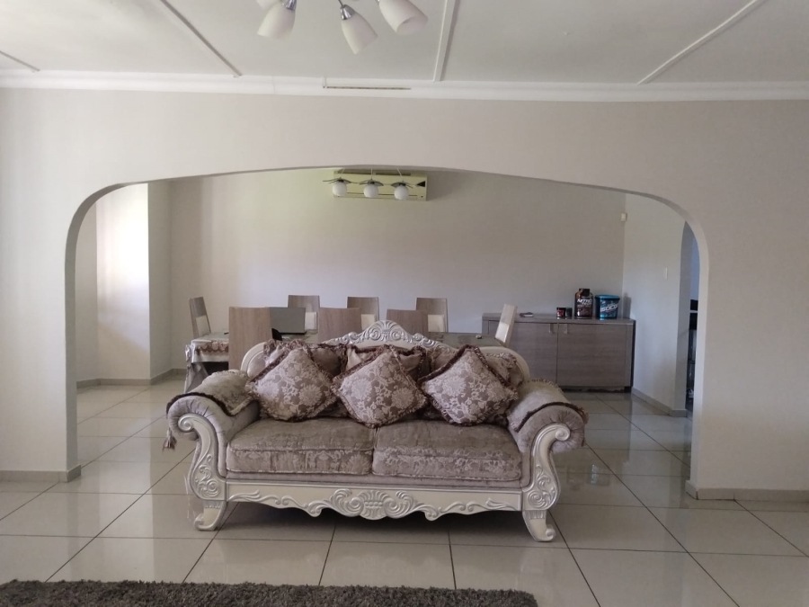 4 Bedroom Property for Sale in Veld En Vlei KwaZulu-Natal