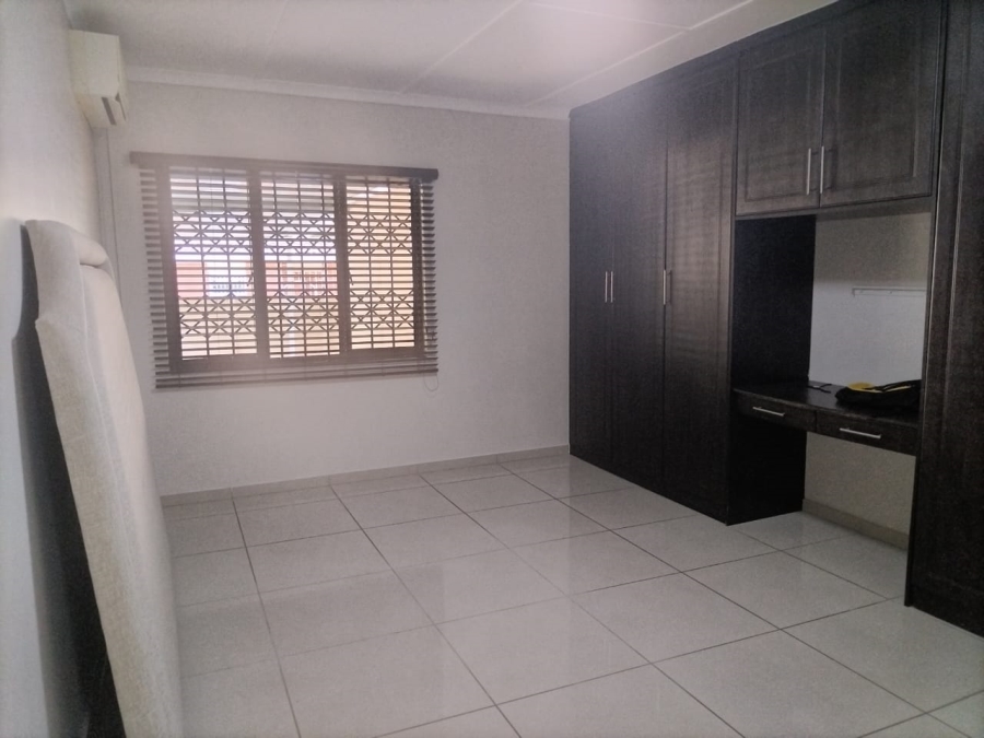 4 Bedroom Property for Sale in Veld En Vlei KwaZulu-Natal