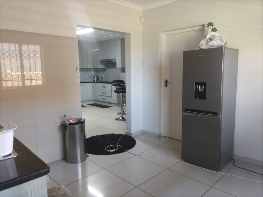 4 Bedroom Property for Sale in Veld En Vlei KwaZulu-Natal