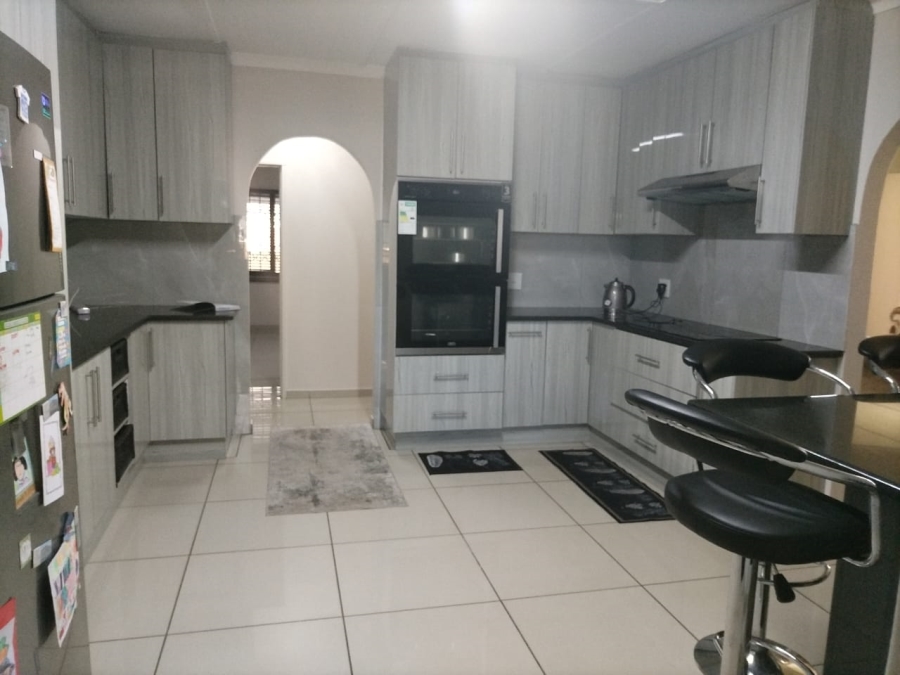 4 Bedroom Property for Sale in Veld En Vlei KwaZulu-Natal