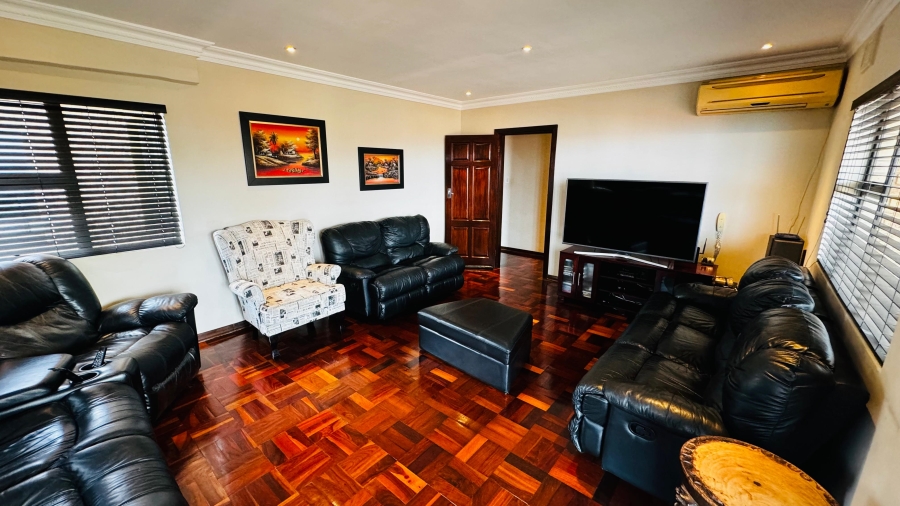 4 Bedroom Property for Sale in Treasure Beach KwaZulu-Natal