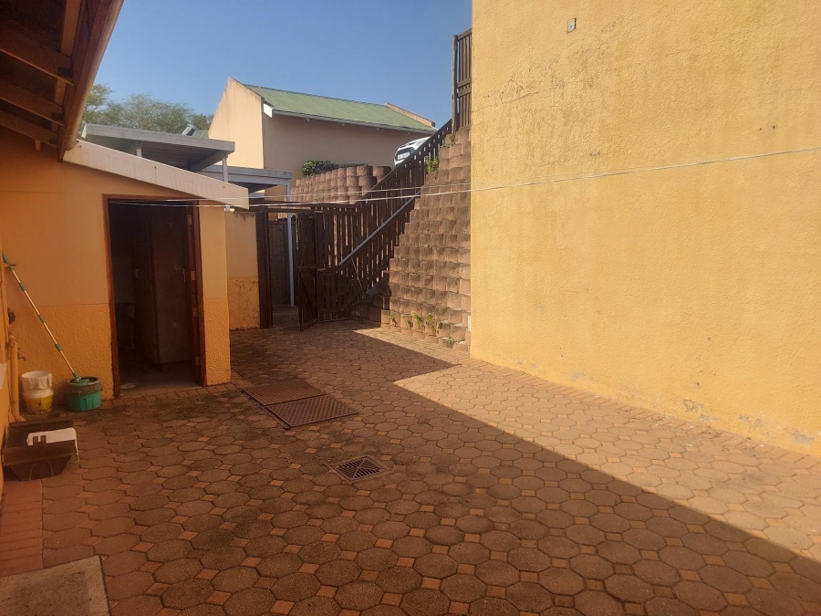 2 Bedroom Property for Sale in Sherwood KwaZulu-Natal