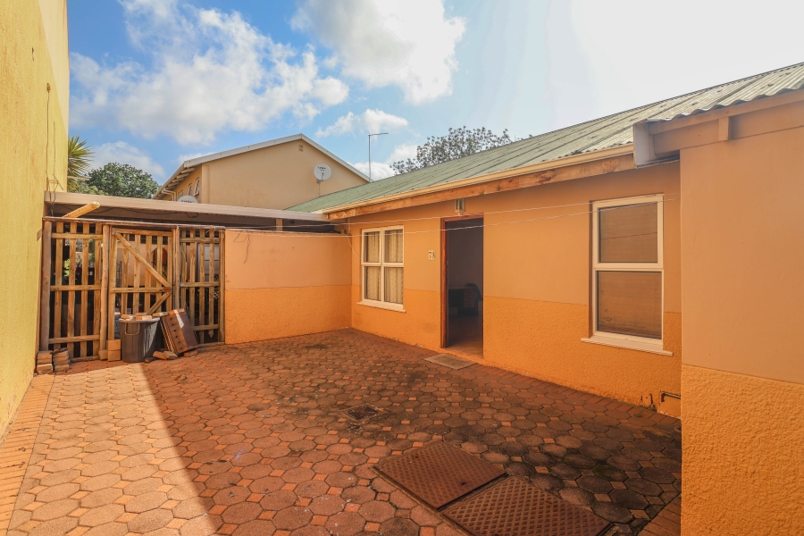 2 Bedroom Property for Sale in Sherwood KwaZulu-Natal