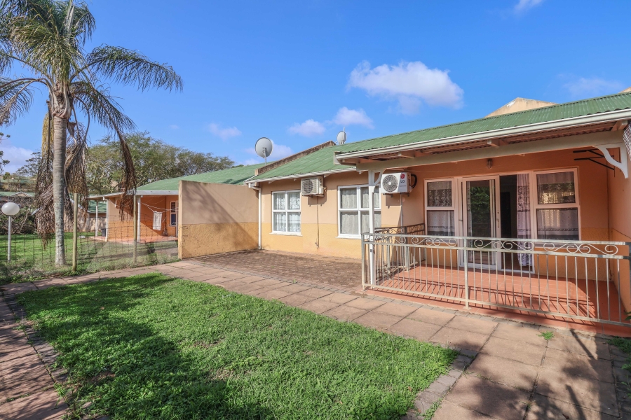 2 Bedroom Property for Sale in Sherwood KwaZulu-Natal