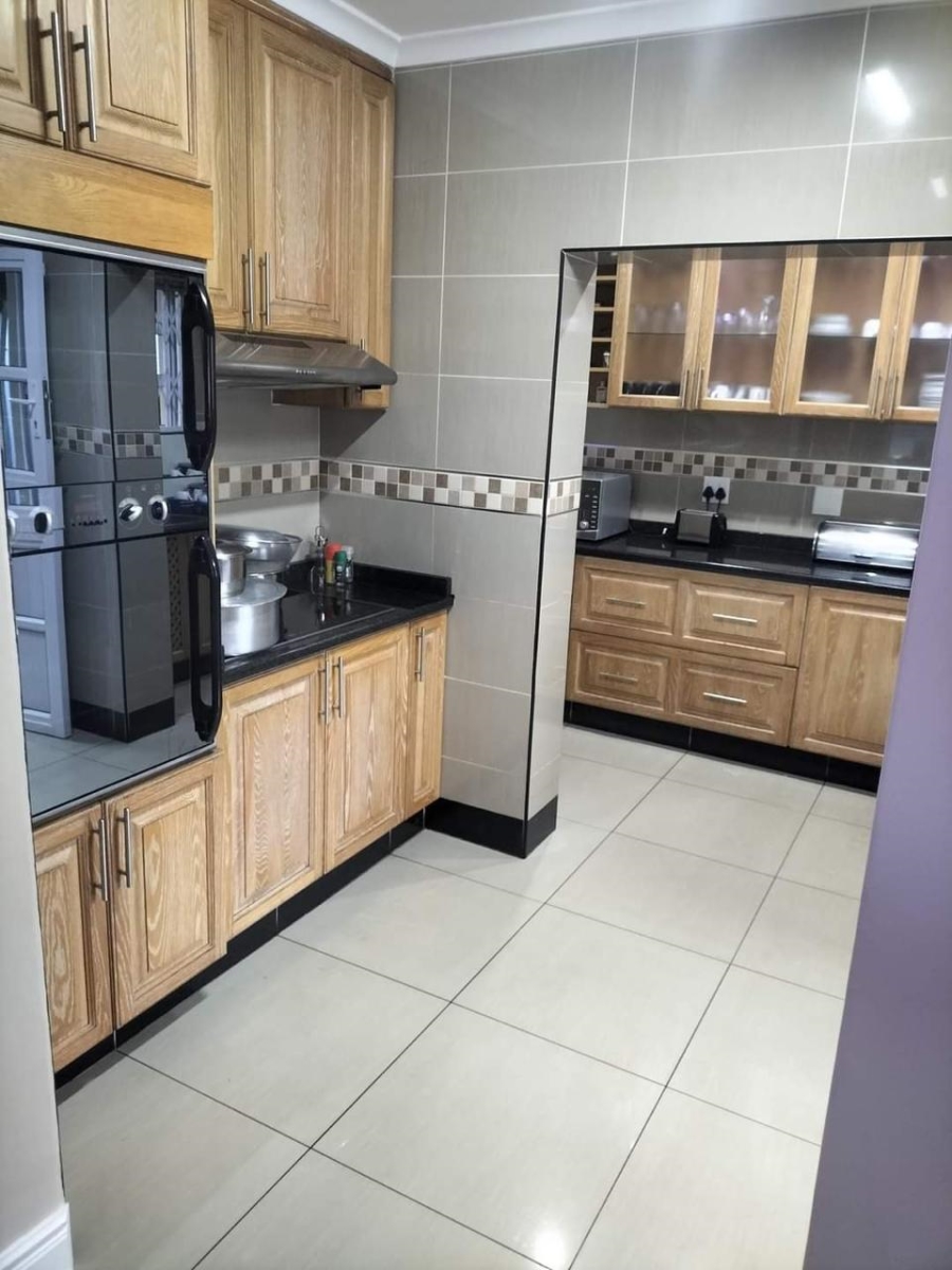 6 Bedroom Property for Sale in Bluff KwaZulu-Natal