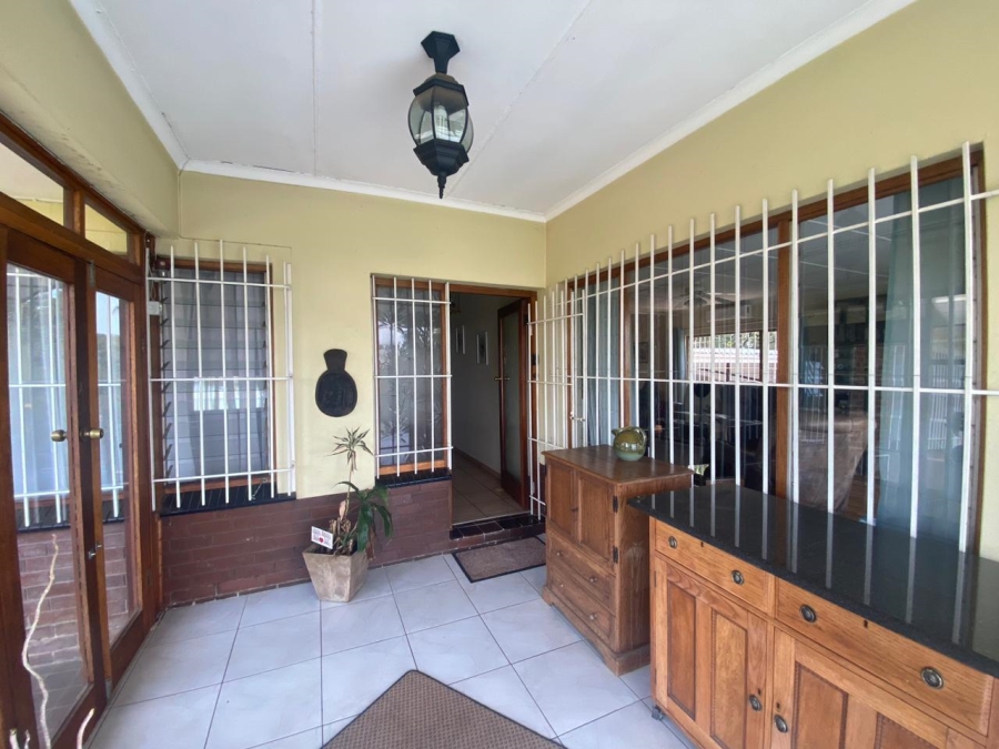 5 Bedroom Property for Sale in Athlone KwaZulu-Natal