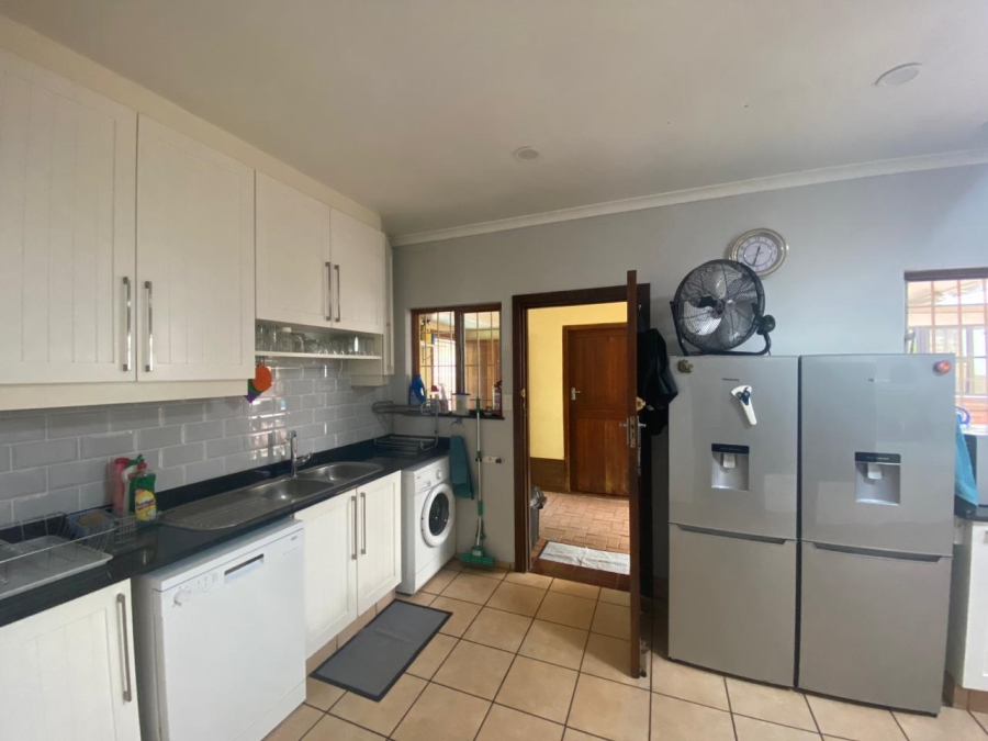 5 Bedroom Property for Sale in Athlone KwaZulu-Natal