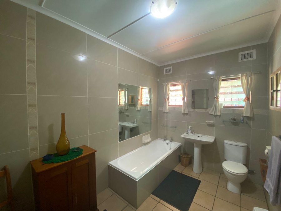 5 Bedroom Property for Sale in Athlone KwaZulu-Natal