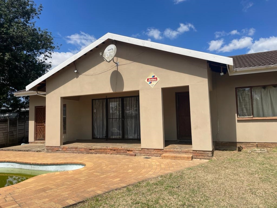 4 Bedroom Property for Sale in Scottsville KwaZulu-Natal