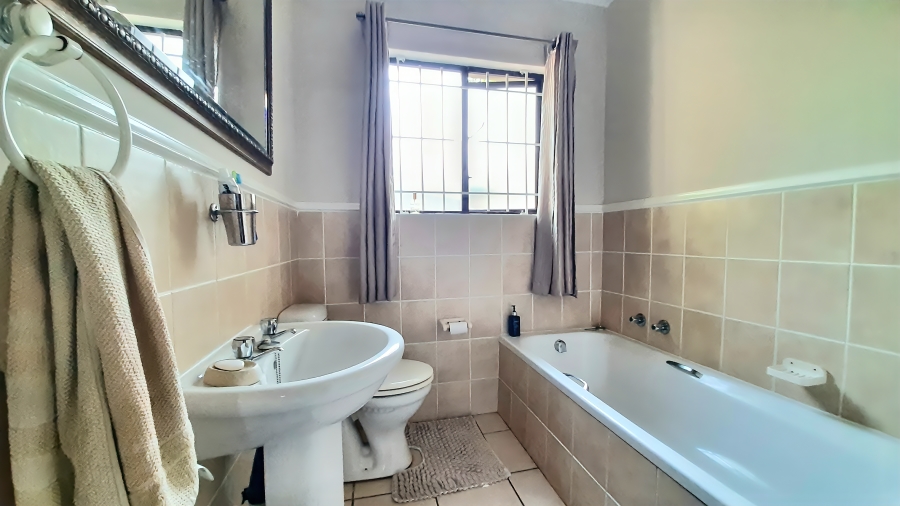 3 Bedroom Property for Sale in Wakenshaw Estate KwaZulu-Natal