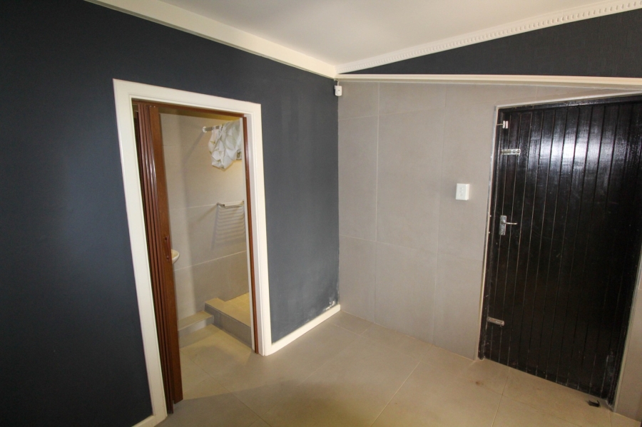 To Let 1 Bedroom Property for Rent in Ocean View KwaZulu-Natal