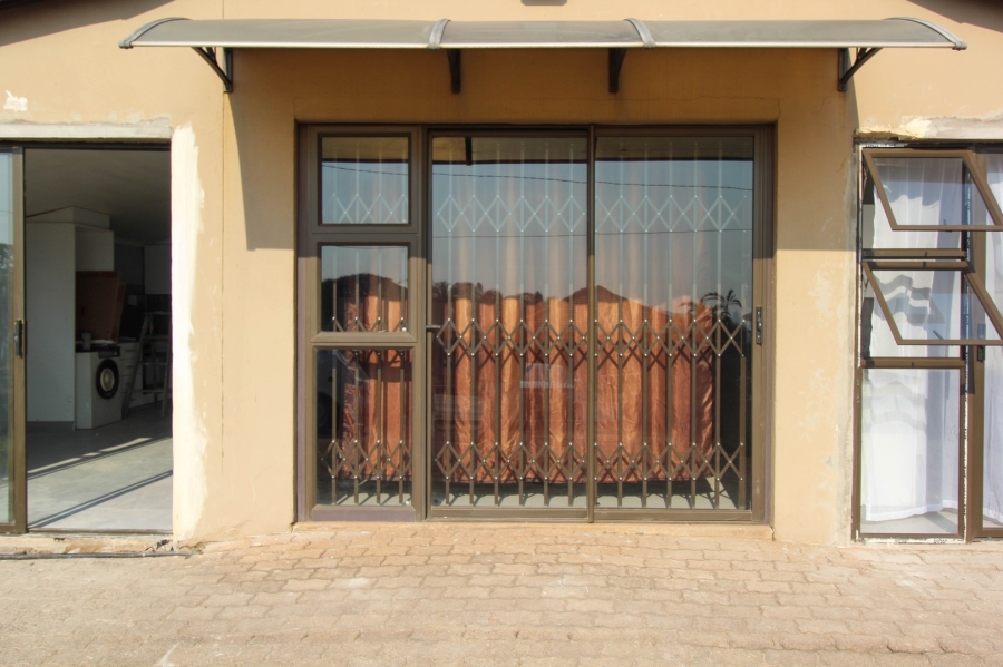 To Let 1 Bedroom Property for Rent in Ocean View KwaZulu-Natal