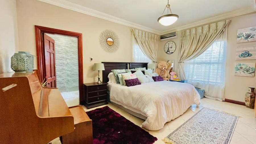 5 Bedroom Property for Sale in Umhlanga KwaZulu-Natal