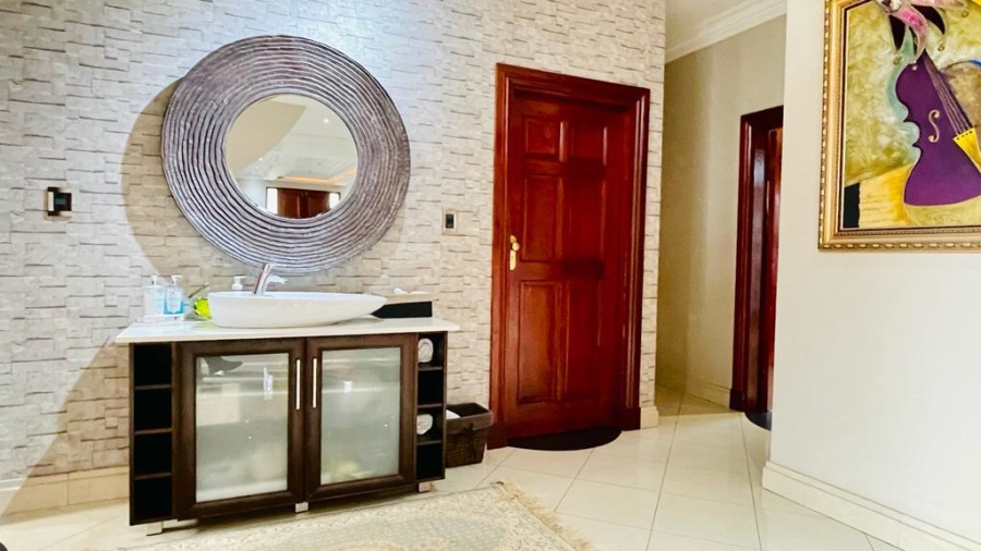 5 Bedroom Property for Sale in Umhlanga KwaZulu-Natal