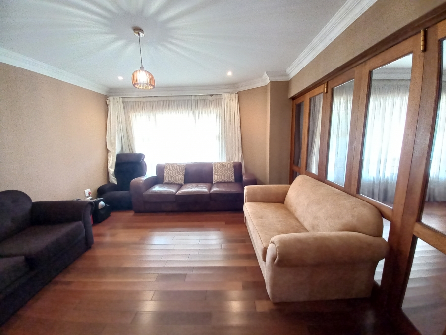 5 Bedroom Property for Sale in Glen Ashley KwaZulu-Natal