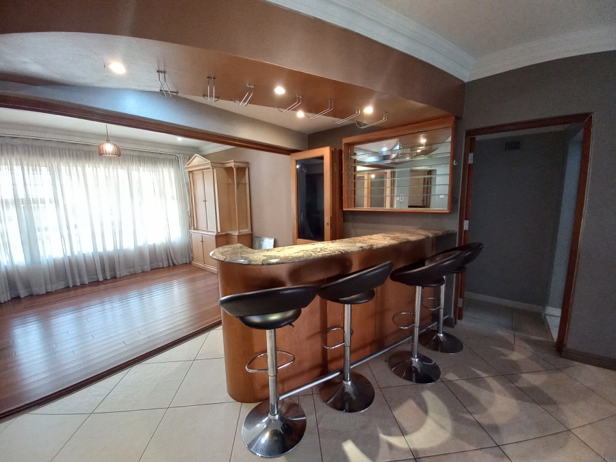 5 Bedroom Property for Sale in Glen Ashley KwaZulu-Natal