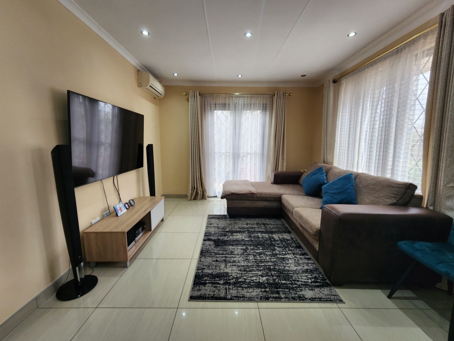 3 Bedroom Property for Sale in Parkgate KwaZulu-Natal