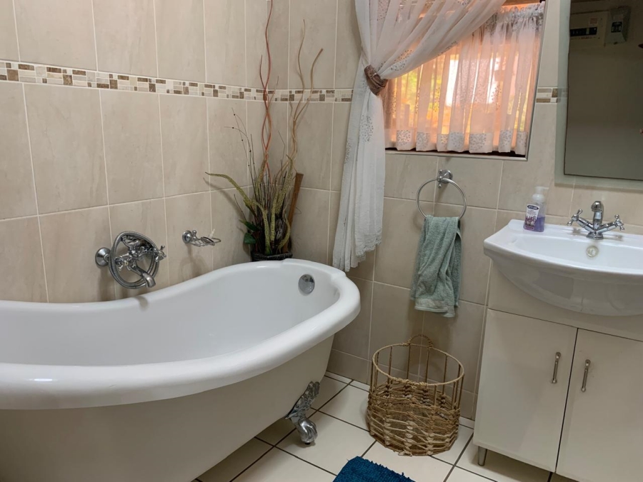 4 Bedroom Property for Sale in Empangeni Rail KwaZulu-Natal