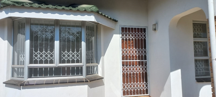 To Let 3 Bedroom Property for Rent in Umhlatuzana KwaZulu-Natal