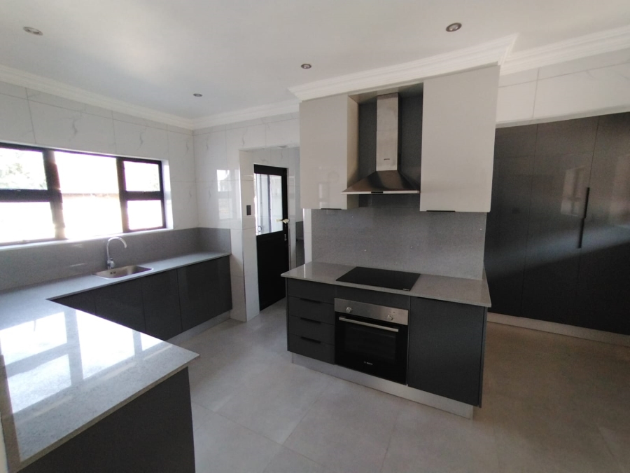 To Let 4 Bedroom Property for Rent in Herrwood Park KwaZulu-Natal