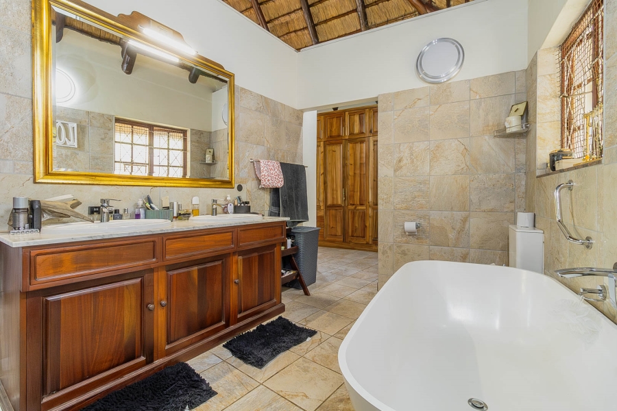 5 Bedroom Property for Sale in Gillitts KwaZulu-Natal