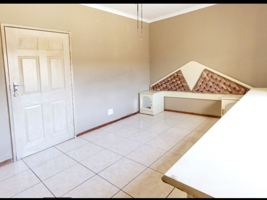 2 Bedroom Property for Sale in Brighton Beach KwaZulu-Natal