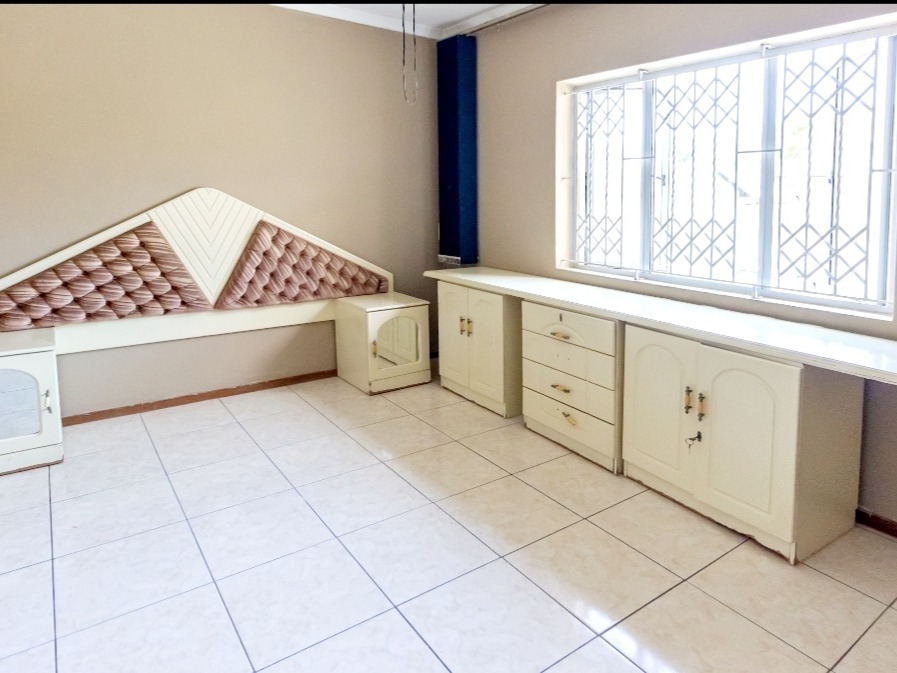 2 Bedroom Property for Sale in Brighton Beach KwaZulu-Natal