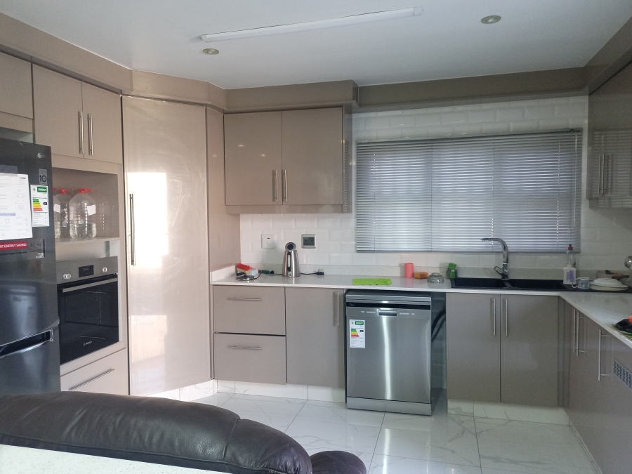 4 Bedroom Property for Sale in Dawncrest KwaZulu-Natal