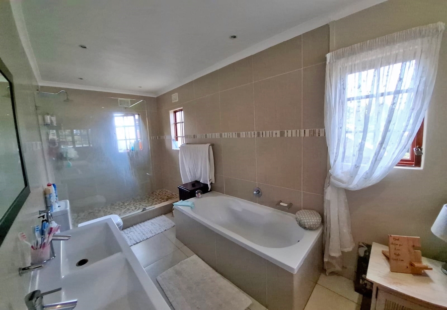 4 Bedroom Property for Sale in Hillcrest Central KwaZulu-Natal