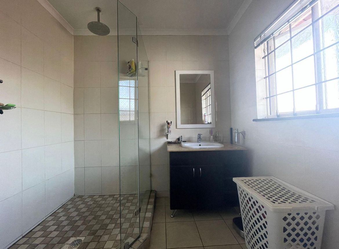 4 Bedroom Property for Sale in Glenwood KwaZulu-Natal