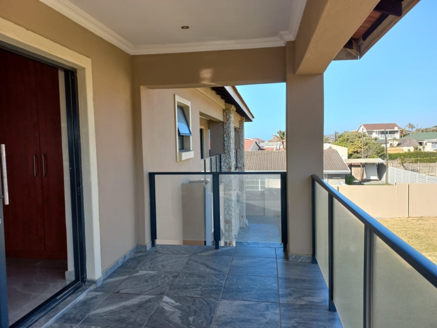 6 Bedroom Property for Sale in Uvongo Beach KwaZulu-Natal