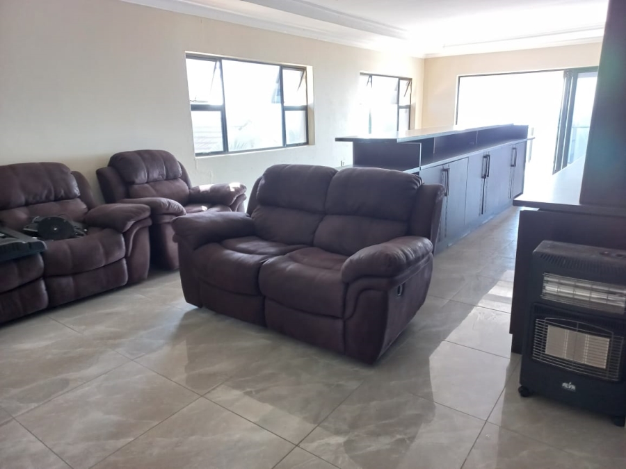 6 Bedroom Property for Sale in Uvongo Beach KwaZulu-Natal