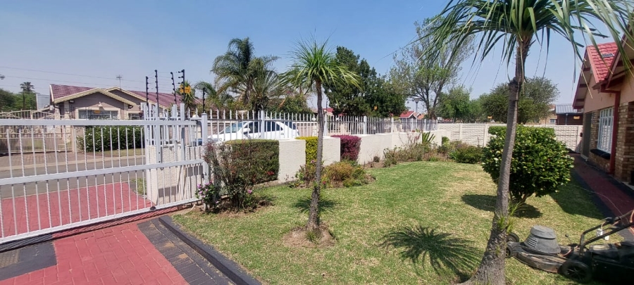 4 Bedroom Property for Sale in Lennoxton KwaZulu-Natal