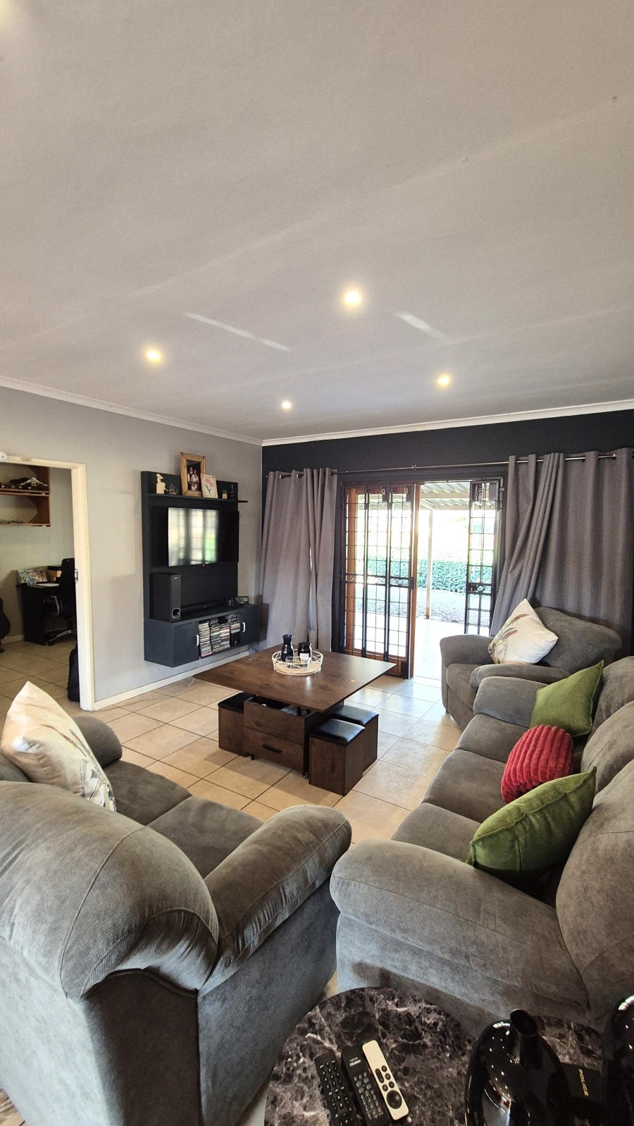 2 Bedroom Property for Sale in Greendale KwaZulu-Natal