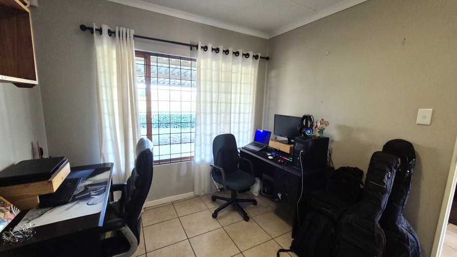 2 Bedroom Property for Sale in Greendale KwaZulu-Natal