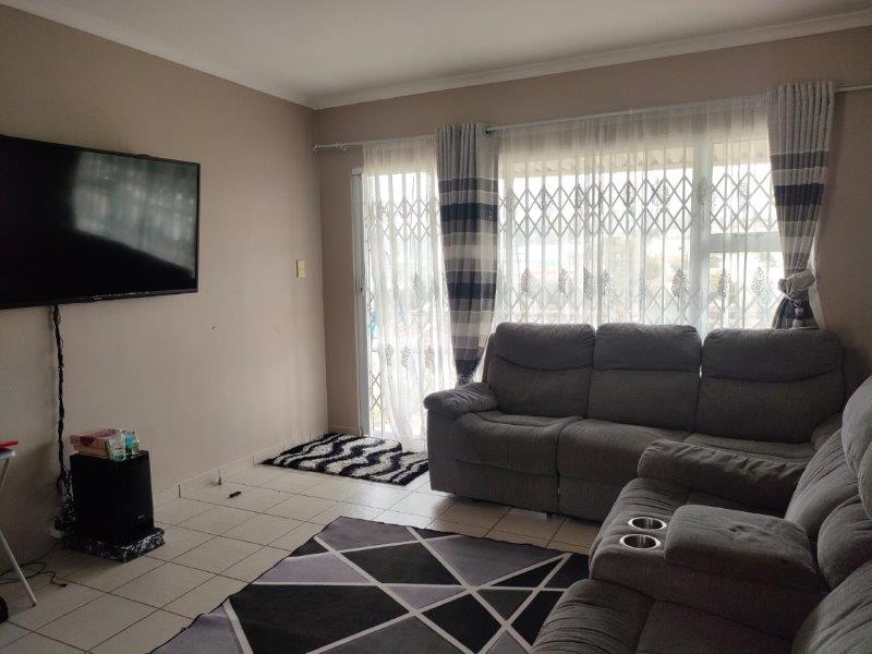 To Let 3 Bedroom Property for Rent in Malvern KwaZulu-Natal