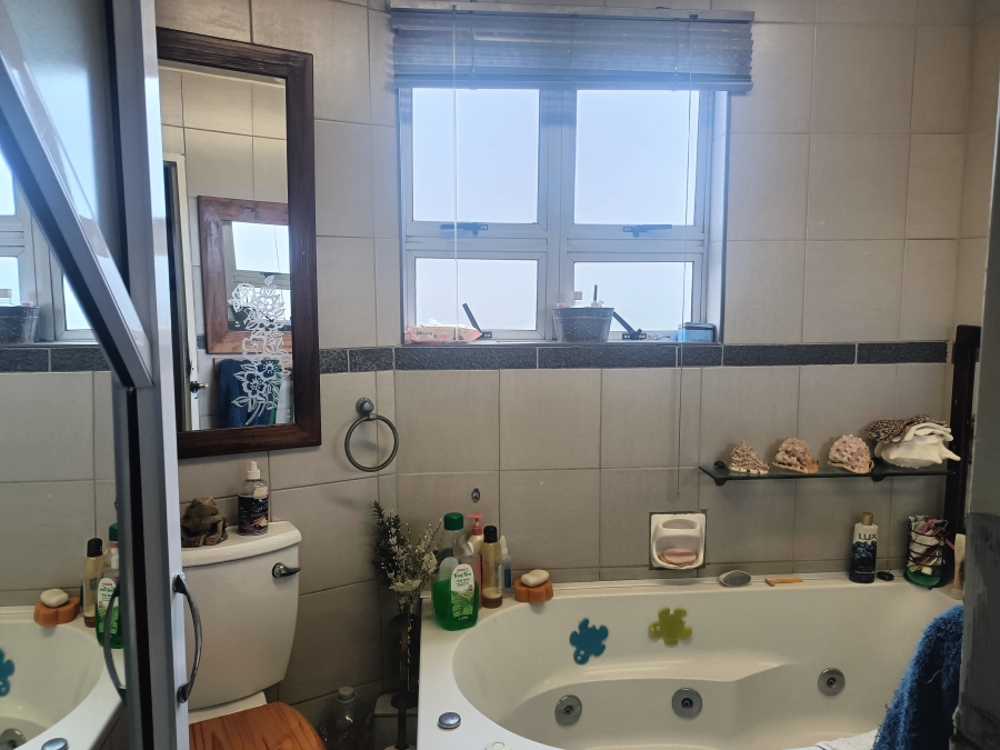 2 Bedroom Property for Sale in Amanzimtoti KwaZulu-Natal