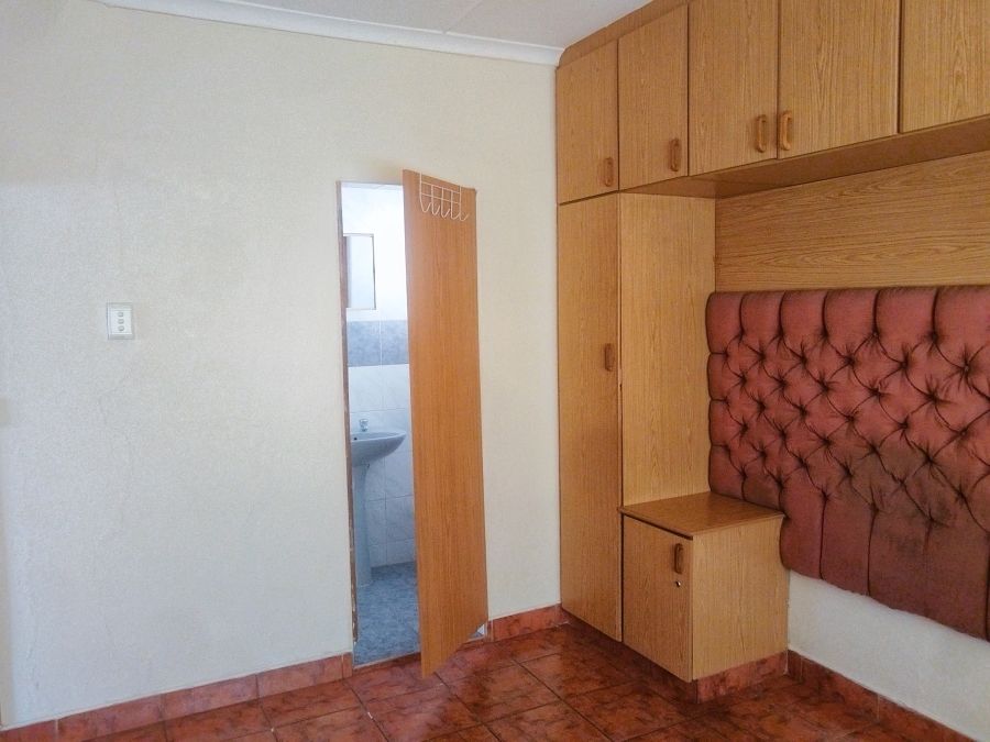 To Let 2 Bedroom Property for Rent in Malvern KwaZulu-Natal