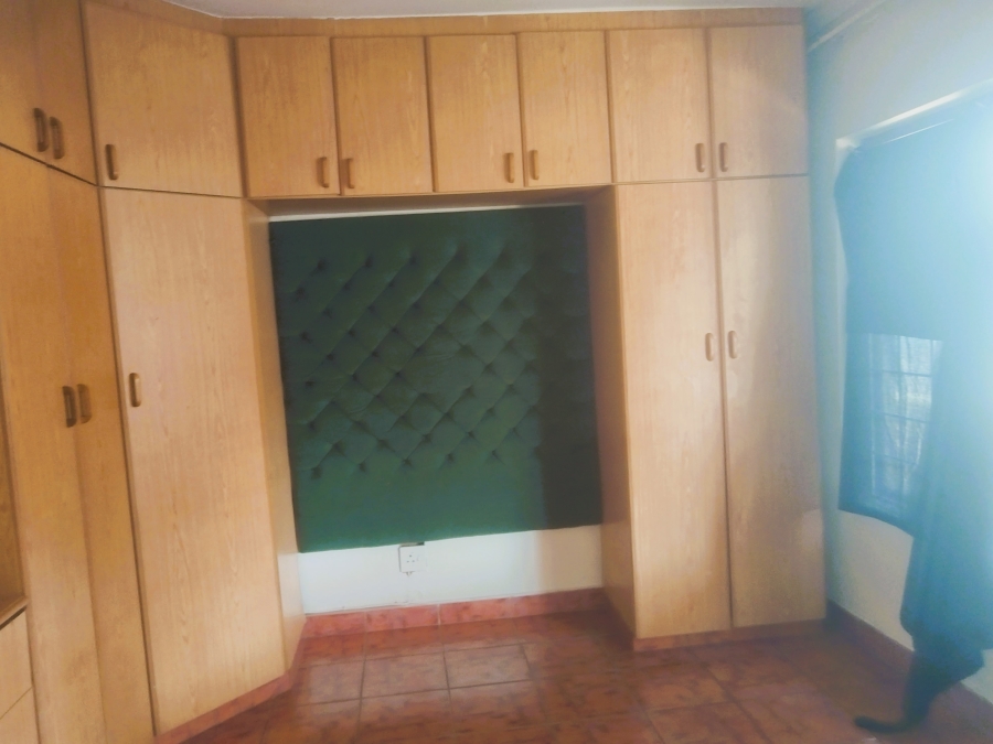 To Let 2 Bedroom Property for Rent in Malvern KwaZulu-Natal